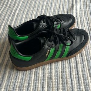 Black / Green Adidas Sambas